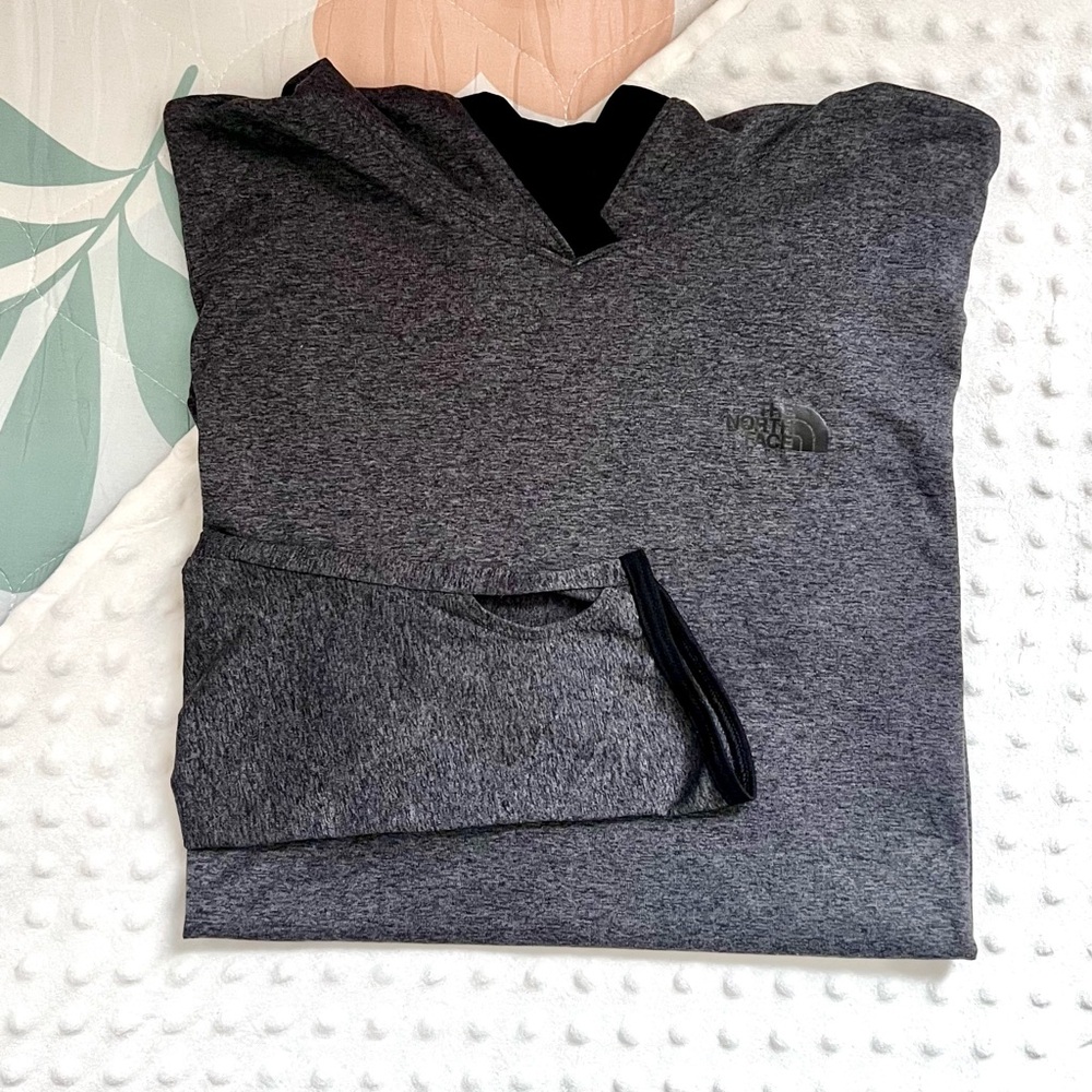The North Face: Women’s XL Lightweight Pullover Hoodie Flash Dry Heather Gray